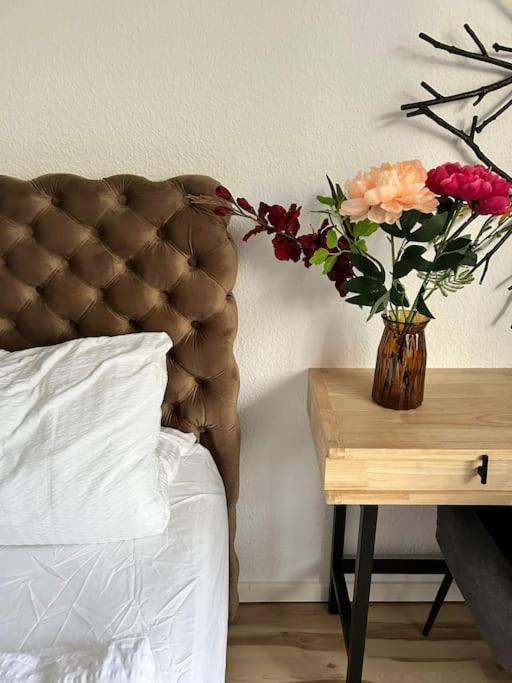 Duplex Apartment Ullstein- 4 Bedrooms, 2 Bathrooms, Living Room, 2 Parking Spaces, Boxspringbeds, Family & Business Apartment! Berlijn Buitenkant foto
