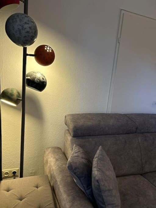 Duplex Apartment Ullstein- 4 Bedrooms, 2 Bathrooms, Living Room, 2 Parking Spaces, Boxspringbeds, Family & Business Apartment! Berlijn Buitenkant foto