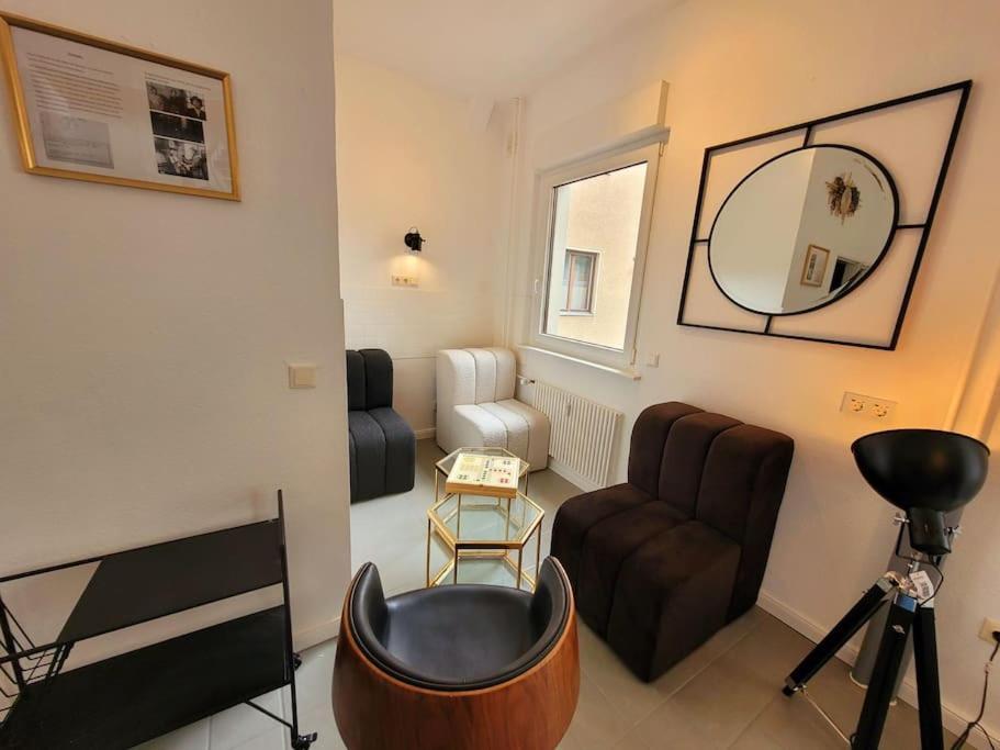 Duplex Apartment Ullstein- 4 Bedrooms, 2 Bathrooms, Living Room, 2 Parking Spaces, Boxspringbeds, Family & Business Apartment! Berlijn Buitenkant foto