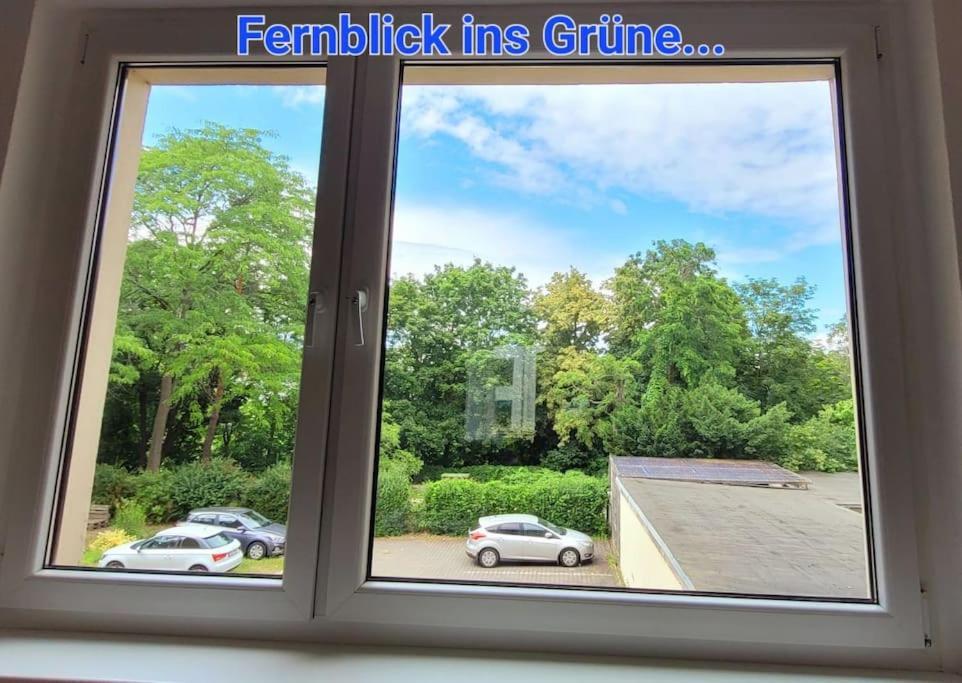 Duplex Apartment Ullstein- 4 Bedrooms, 2 Bathrooms, Living Room, 2 Parking Spaces, Boxspringbeds, Family & Business Apartment! Berlijn Buitenkant foto