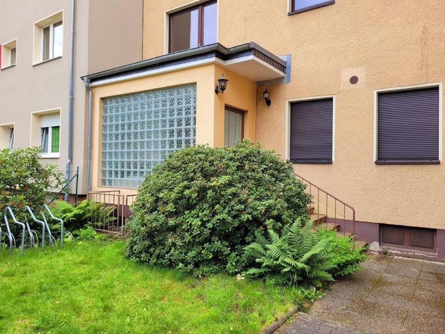 Duplex Apartment Ullstein- 4 Bedrooms, 2 Bathrooms, Living Room, 2 Parking Spaces, Boxspringbeds, Family & Business Apartment! Berlijn Buitenkant foto