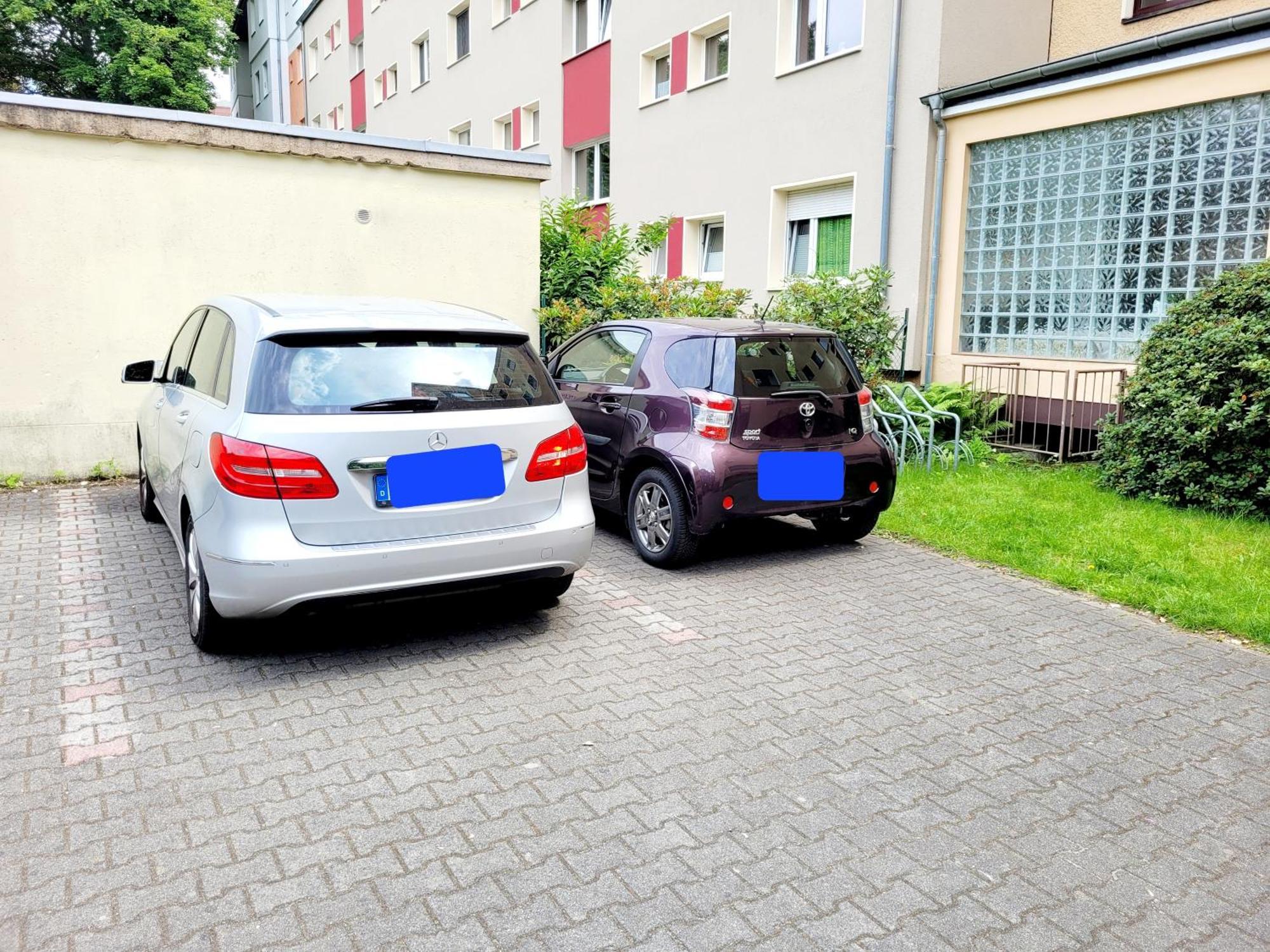 Duplex Apartment Ullstein- 4 Bedrooms, 2 Bathrooms, Living Room, 2 Parking Spaces, Boxspringbeds, Family & Business Apartment! Berlijn Buitenkant foto
