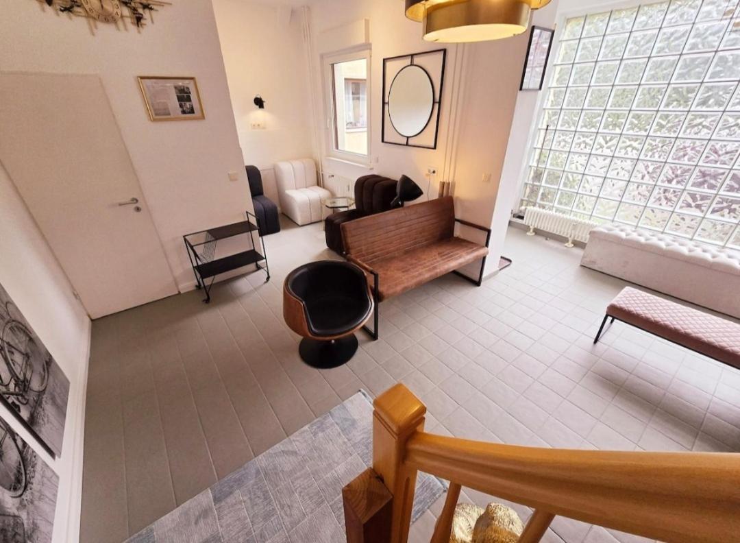 Duplex Apartment Ullstein- 4 Bedrooms, 2 Bathrooms, Living Room, 2 Parking Spaces, Boxspringbeds, Family & Business Apartment! Berlijn Buitenkant foto